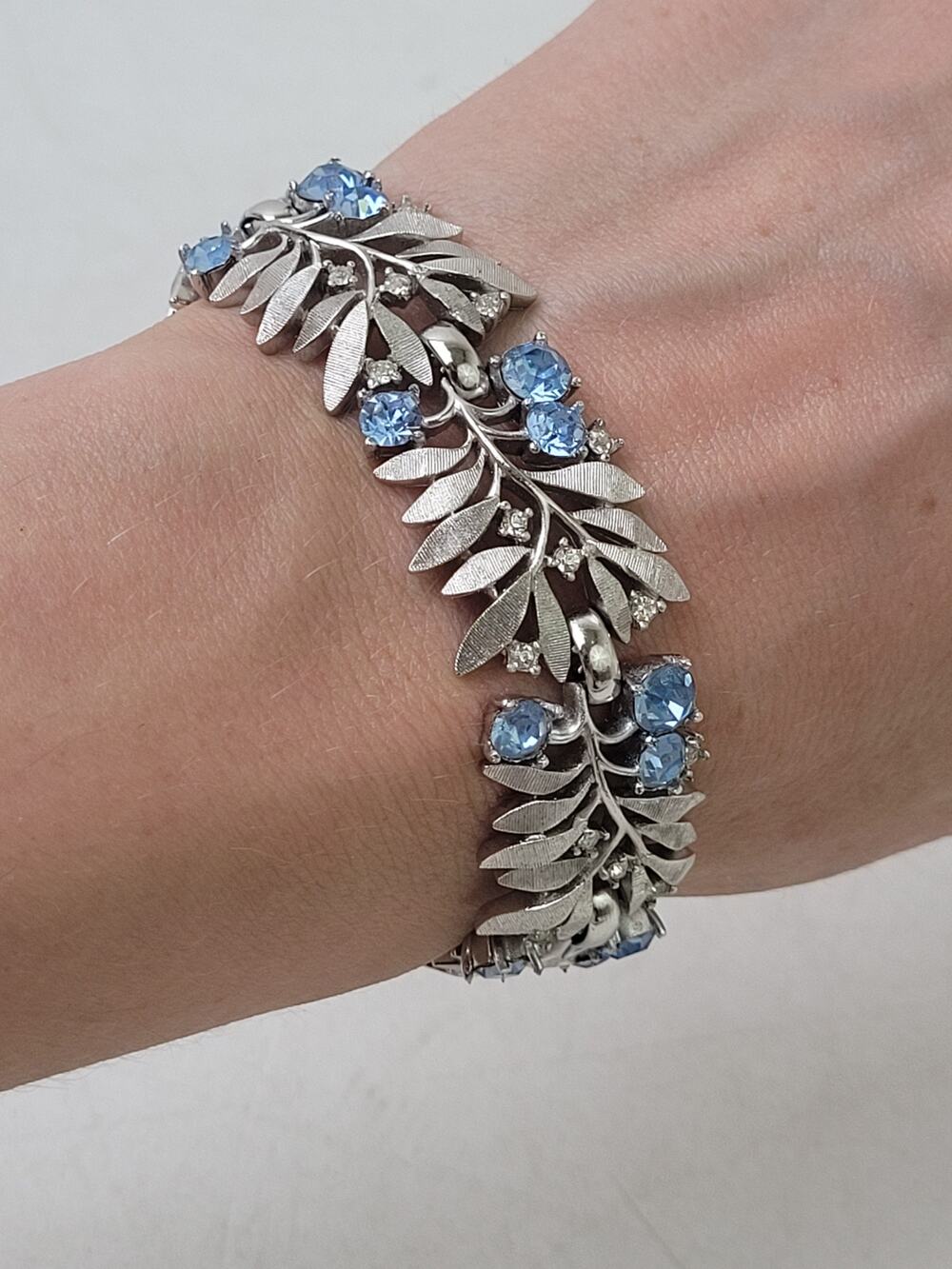 Vintage Jewels by Trifari Silver-Tone Laurel Leaf Blue Rhinestone Bracelet NWT